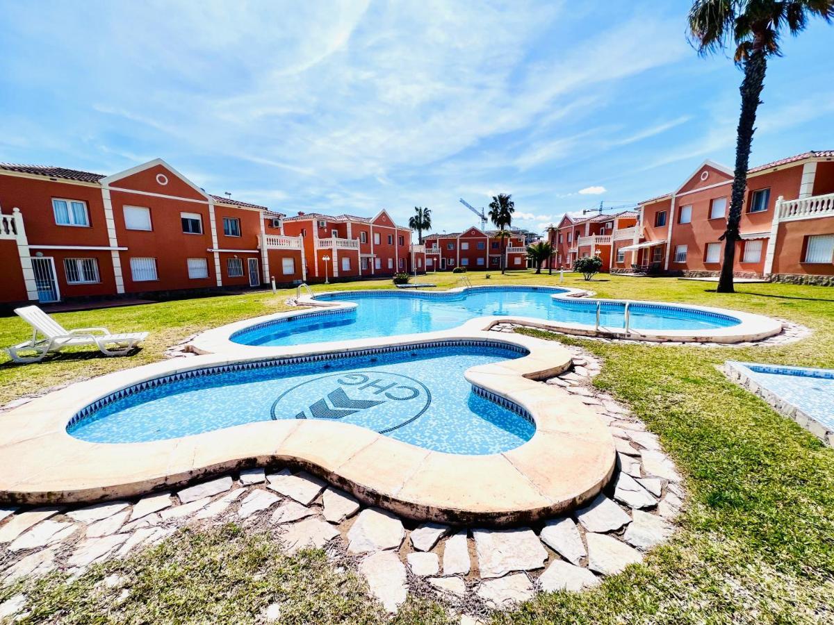 Oliva Nova Beach & Golf Resort Club Sevilla VI Eksteriør billede
